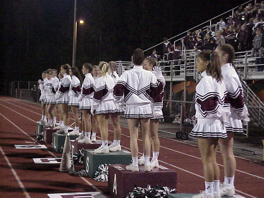 eastlake-wa-high-school-cheerleaders-eastlake01-02-mvc-024l